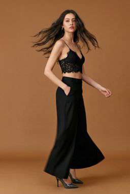 Petra in Zara - Motion Blur Studio [VAR:0]